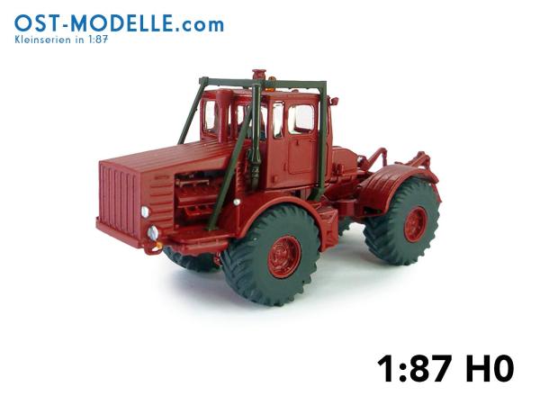 Traktor Kirovets K700 rot ohne Motorverkleidung Überrollbügel